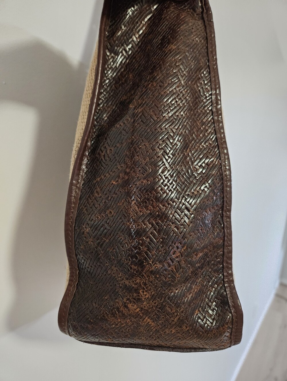Vintage Brahmin Woven Tan and Brown Shoulder Bag - Picture 3 of 13